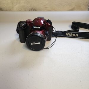 Nikon Coolpix P520 Red Digital Camera 18.1 Megapixels 42x Zoom READ DESCRIPTION
